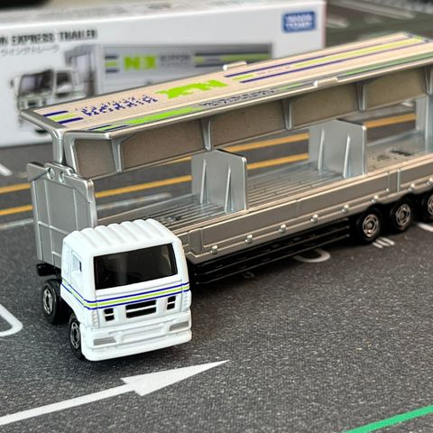  Xe mô hình TOMICA NO.135-4 NIPPON EXPRESS WING TRAILER 