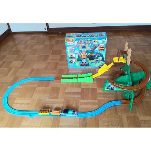  Đồ chơi tàu hỏa Plarail Thomas the Tank Engine Gatagata Throat Mountain DX 