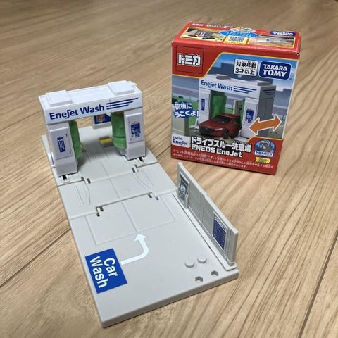  Mô hình trạm rửa xe Tomica Town Drive Through Car Wash ENEOS EneJet 
