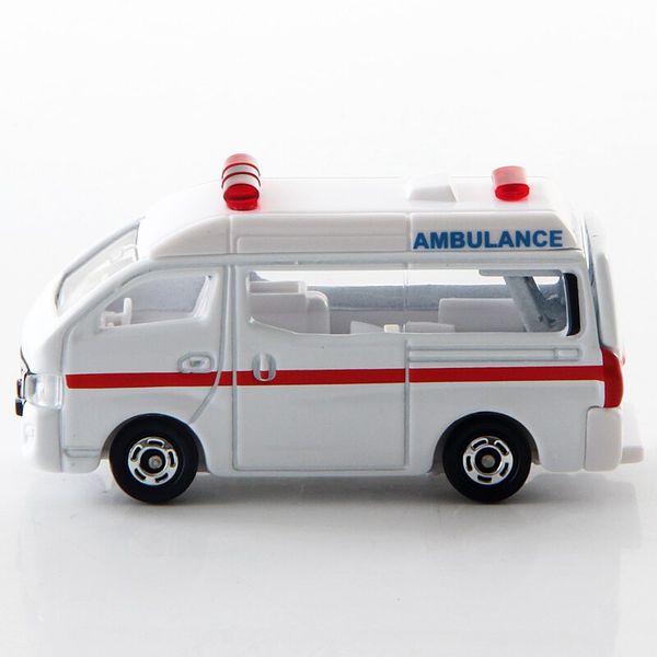 Tomica 18 - Xe cứu thương Nissan NV350 Caravan Ambulance