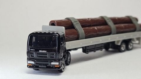  Mô hình Tomica 125 Isuzu Giga Wood Transporter 