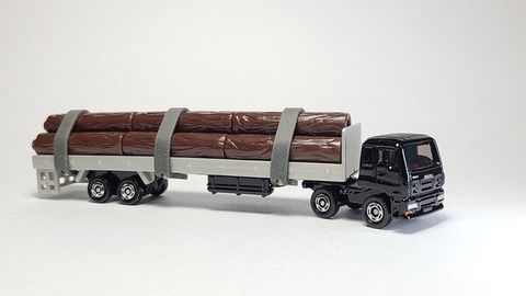  Mô hình Tomica 125 Isuzu Giga Wood Transporter 