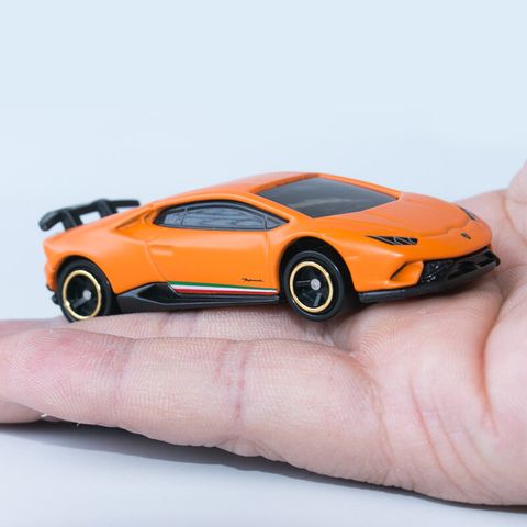  Tomica 34 LAMBORGHINI HURACAN PERFORMANTE 