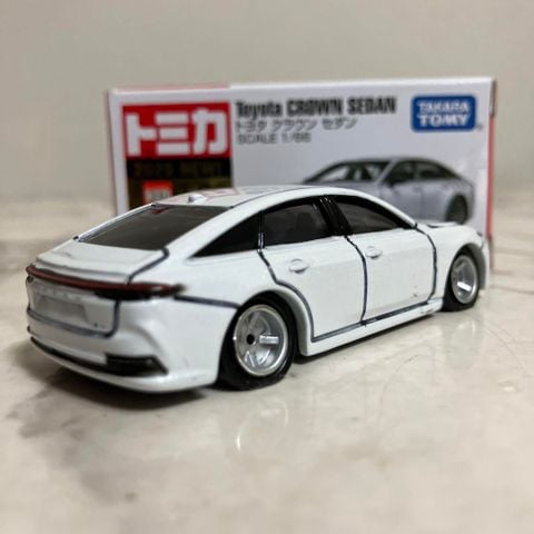  Xe mô hình Tomica 62 Toyota Crown Sedan (trắng) 