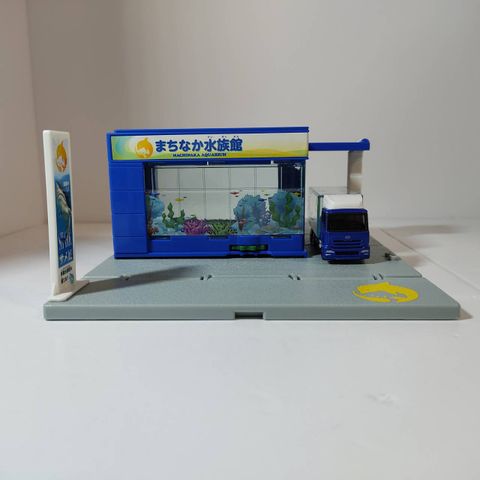  Tomica Aquarium 949435 with Tomica Mini Car Toy 