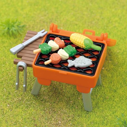  DF-16 Sylvanian Families Elephant Girl: Blue Sky Barbecue Set, Doll and Furniture Set 