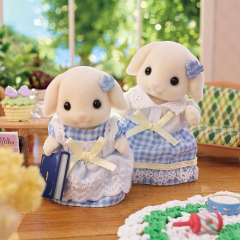  Đồ chơi búp bê gia đình thỏ Sylvanian Families Flora Rabbit Family 5735 