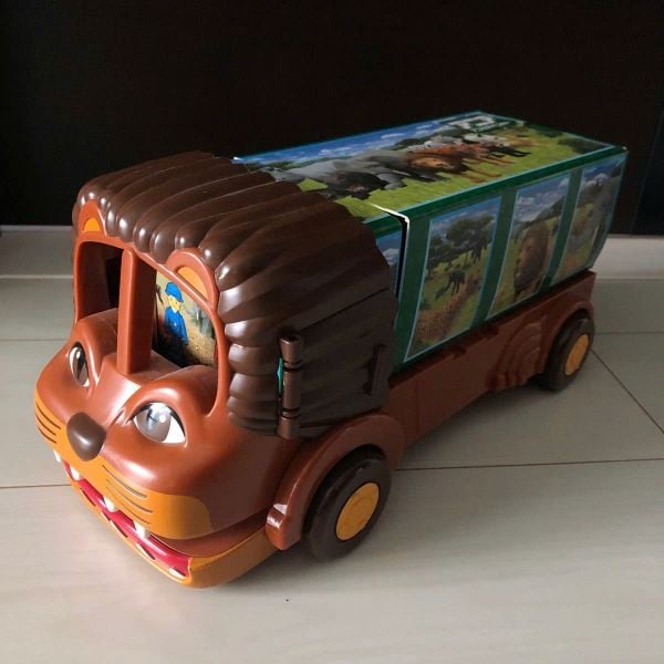  Lion Bus 