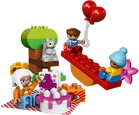  Lego Duplo 10832 Bữa Tiệc Sinh Nhật Ngoài Trời 