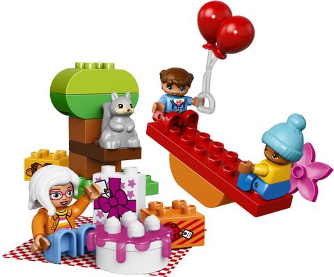  Lego 10832 Bua tiec sinh nhat ngoai troi 