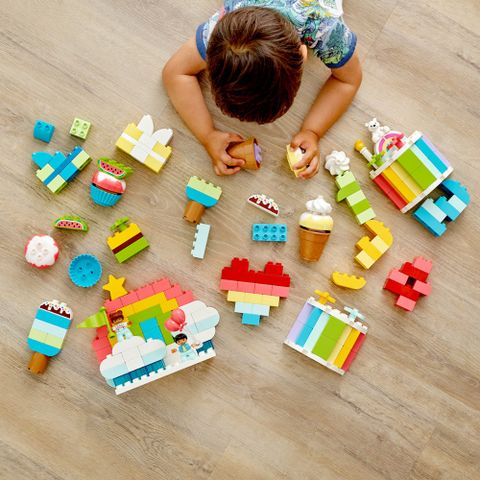  Bộ Lego lắp ghép 10958 Tiệc Sinh Nhật Sáng Tạo 