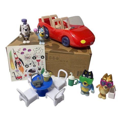  Bộ đồ chơi Bluey Vehicle and 4 Figure Pack, Escape Convertible 