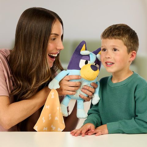  Thú nhồi bông Bluey Sleepy Time 13 Inch Plush with Blanket có âm thanh 