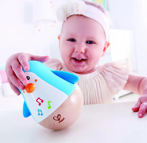  Đồ chơi lật đật gỗ Hape Penguin Musical Wobbler E0331 