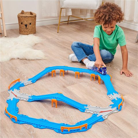 6060209 -Mighty Express with Milo Toy Train, 32-Piece ( da gom tau xanh) 