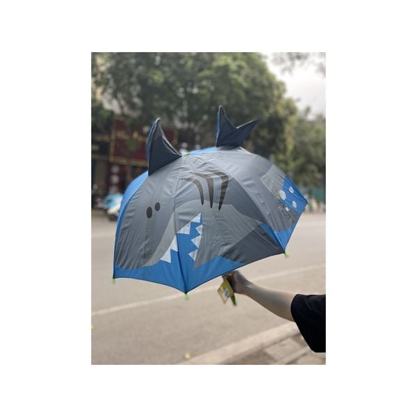 Ô dù tại 23win cá mập màu xanh biển