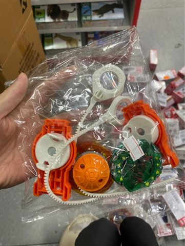  Con quay beyblade no box 