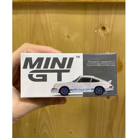  Xe mô hình MINI GT 1/64 Porsche 911 Carrera RS 2.7 Grand Prix White/Blue Libery (Right Handle) 