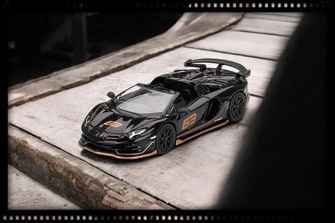  Xe mô hình MINI GT 1/64 Lamborghini Aventador SVJ 63 Roadster Nero Aldebaran Black (Right Handle) 