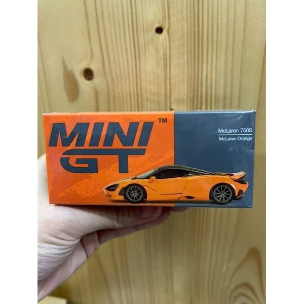 MINI GT 1/64 McLaren 750S McLaren Orange