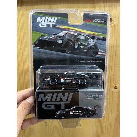  Mô hình xe MINI GT 1/64 Nissan Z GT500 NISMO SUPER GT Series 2021#230 Presentation (Left Handle) 