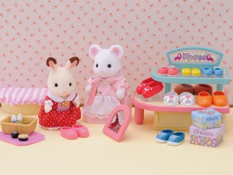  Bộ đồ chơi cửa hàng giày dép Sylvanian Families Village Shoe Shop 