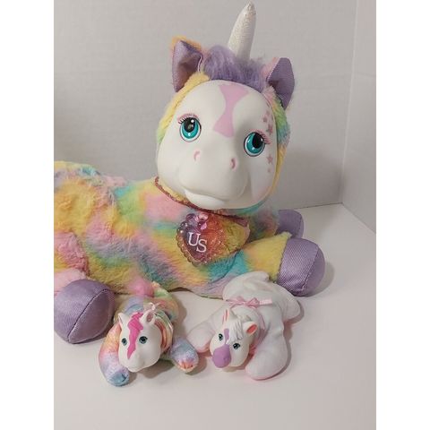  Mô hình thú bông Unicorn Surprise Plush Tie Dye Sparkle Horn w/ 2 Baby Pony 