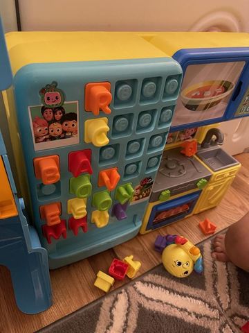  96216 Just Play CoComelon Learning Kitchen, 34-Pieces 