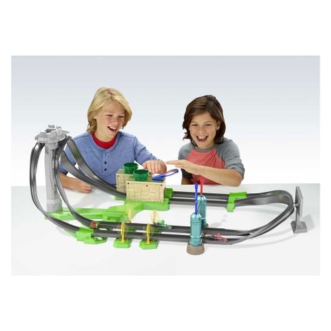  GHK15 Hot Wheels Mario Kart Mario Circuit Lite Track Set 