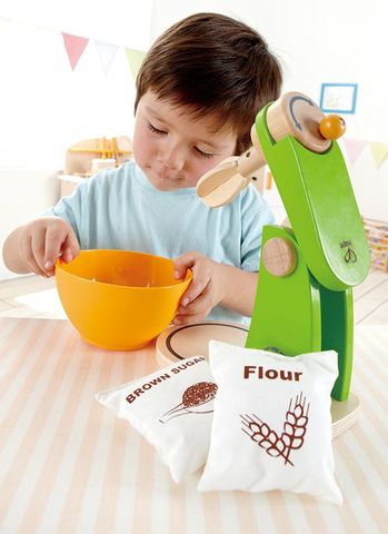  Máy đánh trứng đồ chơi gỗ Hape Mighty Mixer 