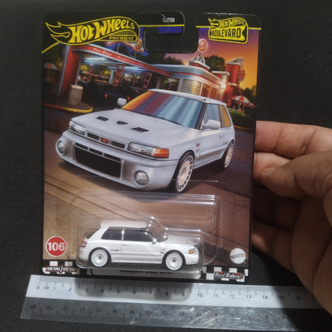  HRT59/GJT68 Mô hình xe Hot Wheels BOULEVARD MAZDA 323 GTX TURBO 