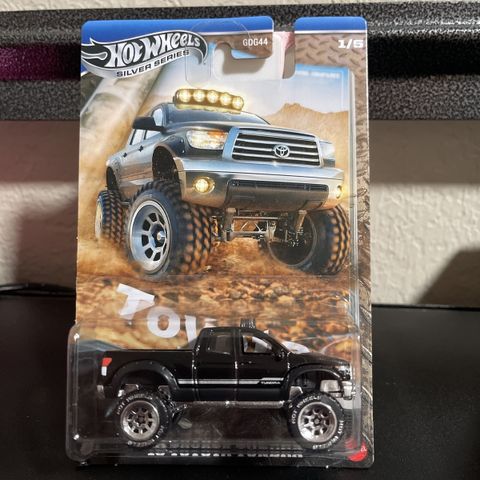  Xe mô hình JCB71 Hot Wheels '10 TOYOTA TUNDRA 