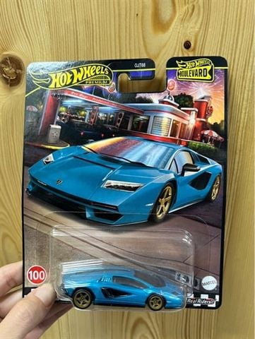  HRT70 23win04 Boulevard Lamborghini Countach LPI 800-4 