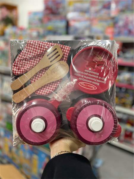 Melissa and Doug Wooden Kitchen Accessory Set