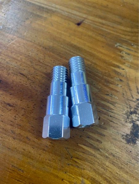  Bộ ốc đệm trục bánh xe 