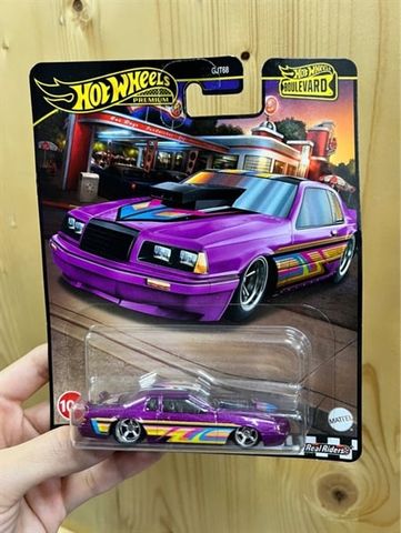  Xe mô hình HRT72 Hot Wheels Premium Boulevard 1986 Ford Thunderbird Pro Stock 