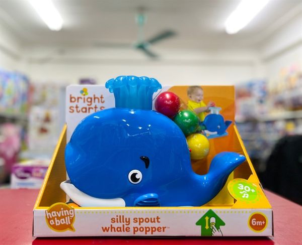 23win08 com Cá Voi phun nước Bright Starts Silly Spout Whale Popper