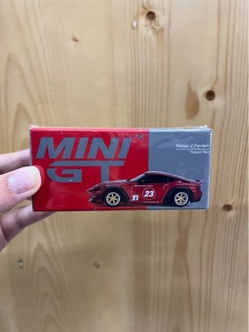  Xe mô hình MINI GT 1/64 Pandem Nissan Z Passion Red (RHD) 