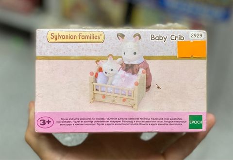  2929 Sylvanian Families Baby Crib 