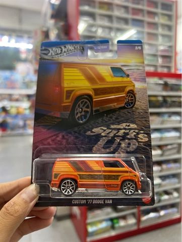  Xe mô hình JCB66 Hot Wheels CUSTOM '77 DODGE VAN 