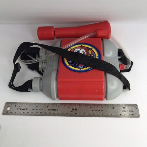  Bình phun nước đeo lưng Paw Patrol Little Kids Water Backpack 