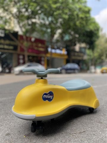  Xe lắc trẻ em có nhạc Moony 230810 