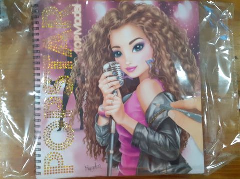 TM410900 BST thiết kế thời trang TOPModel POPSTAR Colouring Boo k 