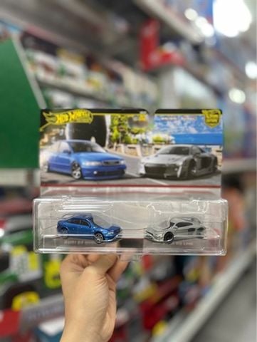  JDY82 Hot Wheels Premium 2 Pack AUDI S4 quattro AND AUDI R8 LMS 