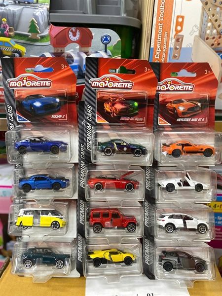 Xe Mô Hình Majorette Premium Cars 1:64 18 mẫu
