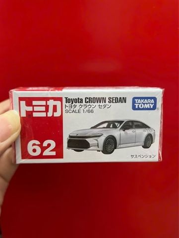  Xe mô hình Tomica 62 Toyota Crown Sedan (trắng) 