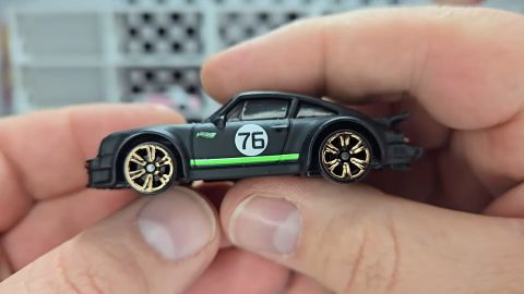  Xe mô hình HLH72/JCB05 Hot Wheels Neon Speeders - PORSCHE 934 TURRBO RSR 