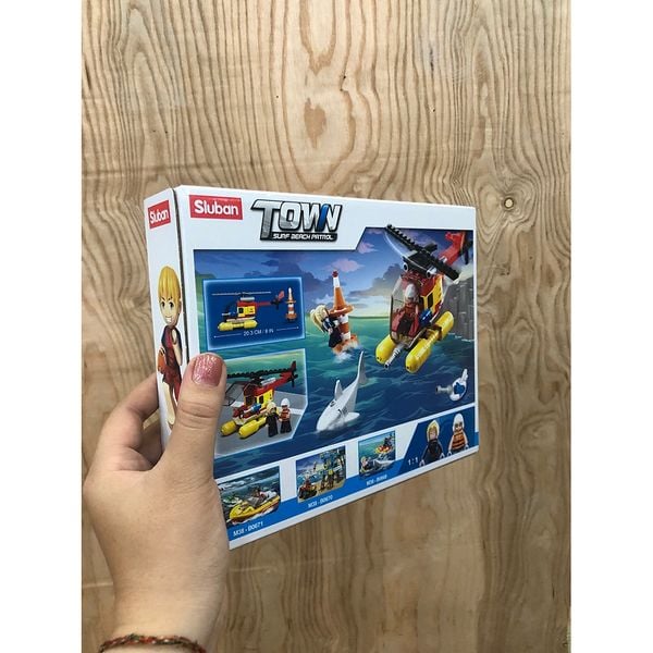 Đồ chơi lắp ráp đội cứu hộ bãi biển Sluban 172 mảnh
