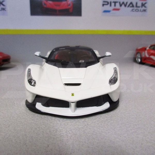 Mô hình ô tô Ferrari Laferraci trắng đen