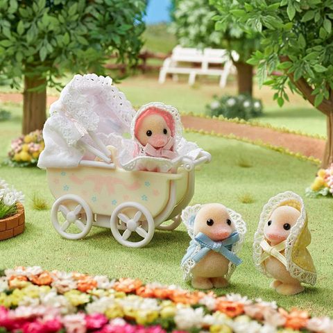  Nhà thỏ Sylvanian Families EP-5601 Darling Duckling Baby Carriage 